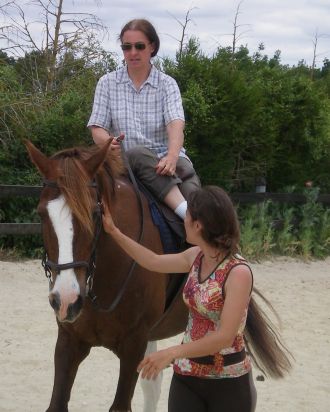 Caroline sur Eros, le cheval de Marie Laure.