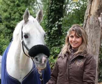 Maryline Vecmann avec Pharaoh El Vassili, gagnante de la 90km vitesse imposée